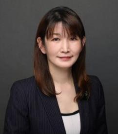 刘彬女士 Ms. Amy Lau